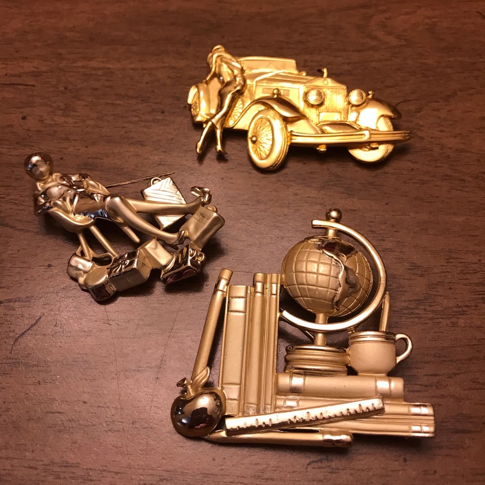 3 gold fashion pins